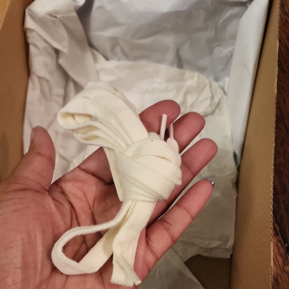 New Balance 9060 - Picture 2 of 9